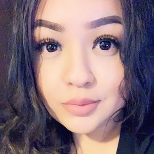 Meet your Posher, Briana